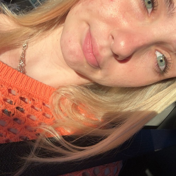 Meet your Posher, Ava - Picture 2 of 3